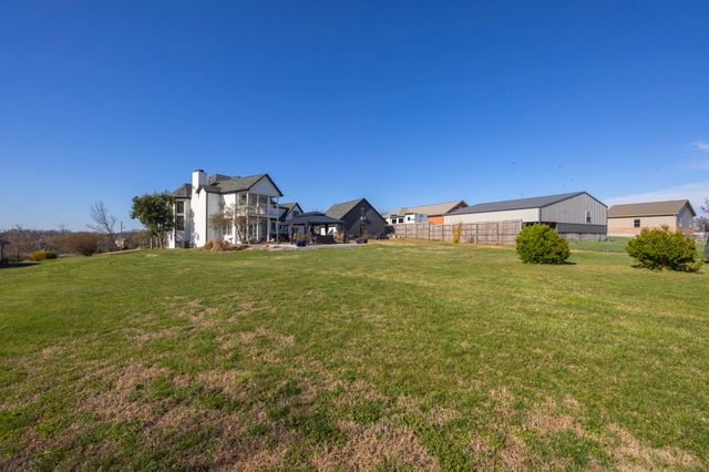 2011 Dorchester Dr, Lebanon, TN 37090