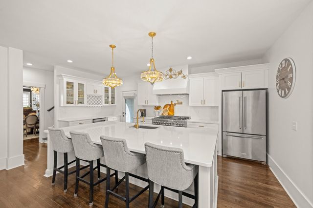 2011 Dorchester Dr, Lebanon, TN 37090