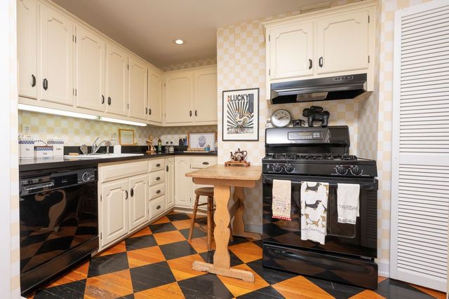 2410 Terrace Road, Des Moines, IA 50312