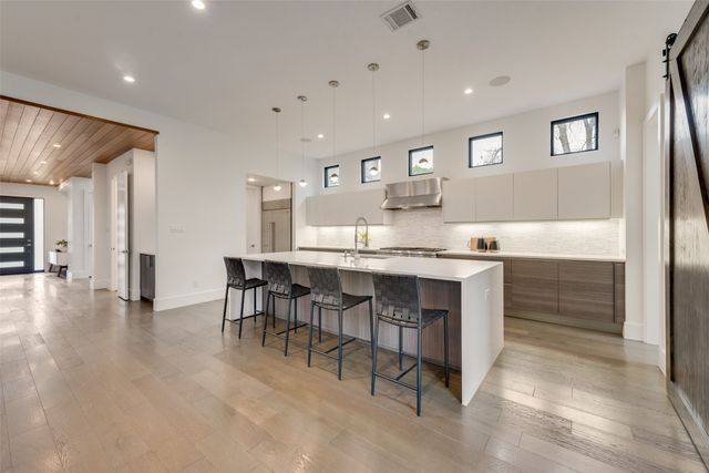 6420 Kenwood Avenue, Dallas, TX 75214