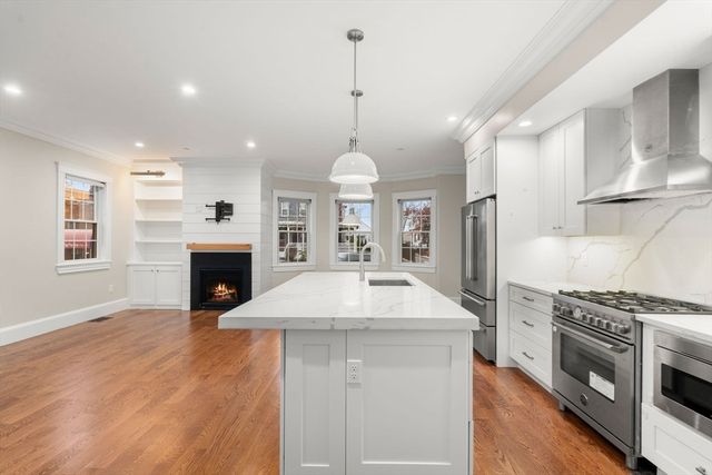 144 Highland Ave 1, Somerville, MA 02143