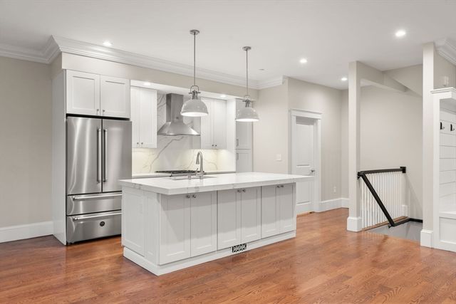 144 Highland Ave 1, Somerville, MA 02143