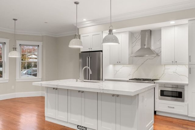 144 Highland Ave 1, Somerville, MA 02143