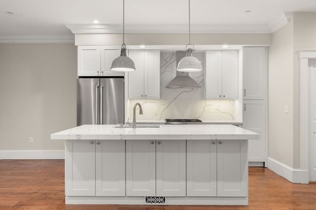 144 Highland Ave 1, Somerville, MA 02143