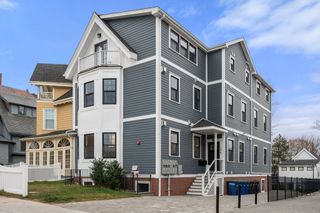 144 Highland Ave 1, Somerville, MA 02143