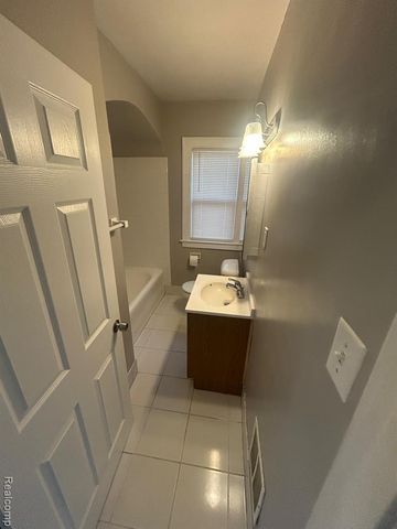 14716 Archdale Unit 2 Street, Detroit, MI 48227