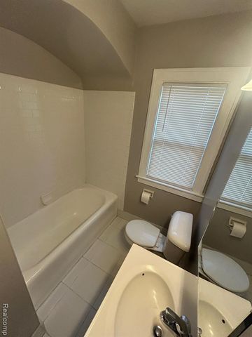 14716 Archdale Unit 2 Street, Detroit, MI 48227