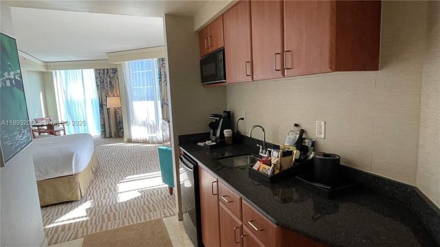 18001 Collins Avenue 2814, Sunny Isles Beach, FL 33160