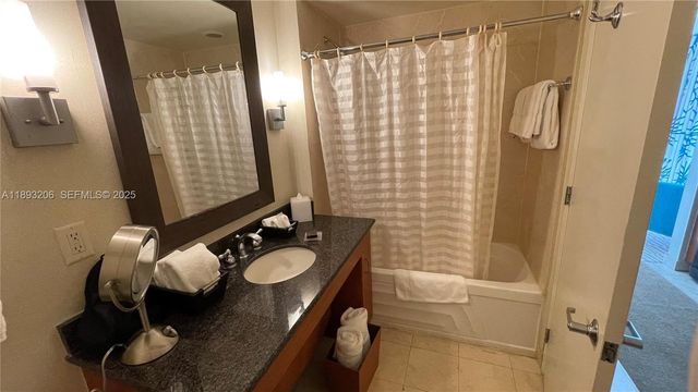 18001 Collins Avenue 2814, Sunny Isles Beach, FL 33160