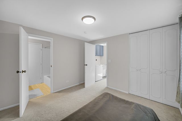 611 Kendall Court, Schaumburg, IL 60194