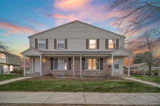 611 Kendall Court, Schaumburg, IL 60194