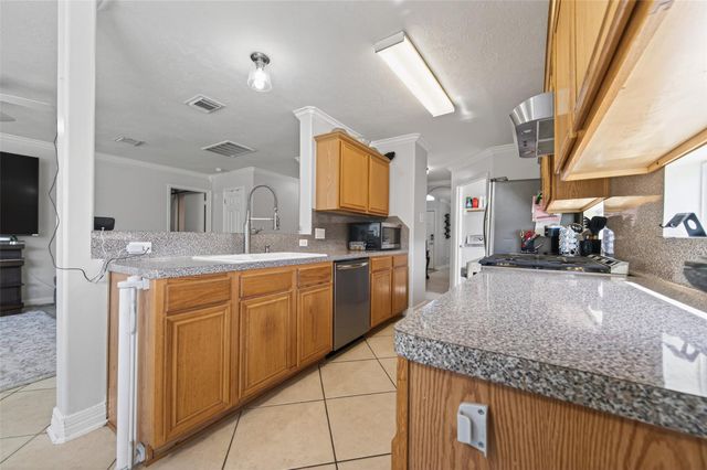 903 Red Alder Circle, Houston, TX 77073