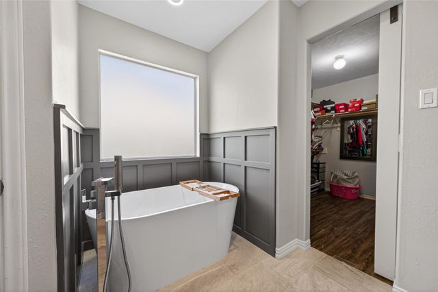 903 Red Alder Circle, Houston, TX 77073