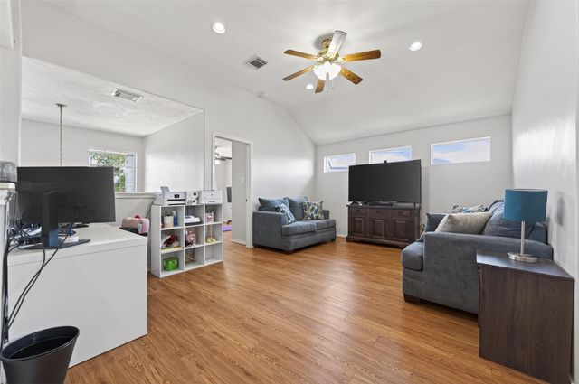 903 Red Alder Circle, Houston, TX 77073