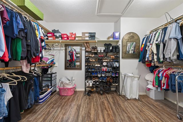 903 Red Alder Circle, Houston, TX 77073