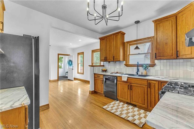131 N Vine Street, Medina, OH 44256