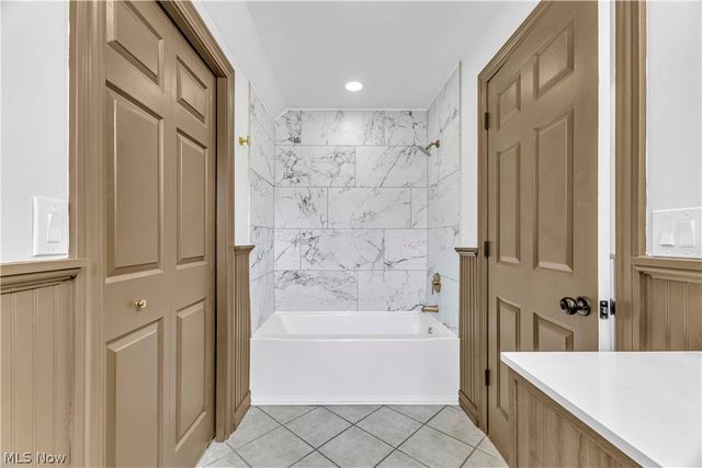 131 N Vine Street, Medina, OH 44256