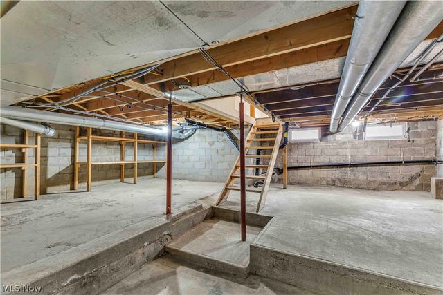 131 N Vine Street, Medina, OH 44256