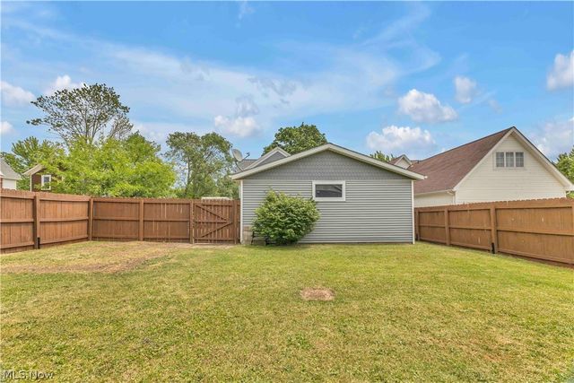131 N Vine Street, Medina, OH 44256