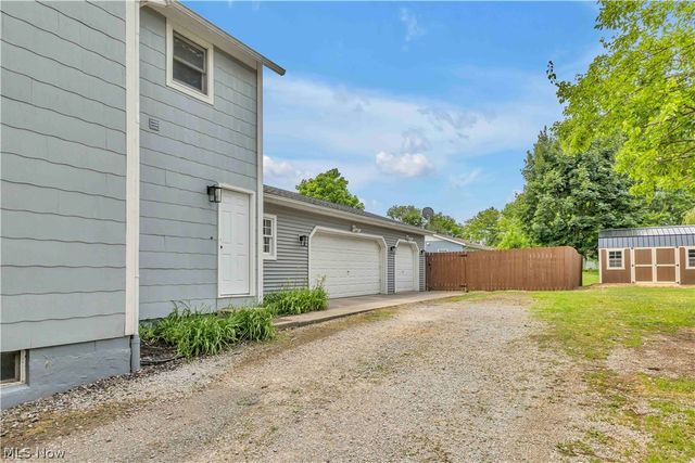 131 N Vine Street, Medina, OH 44256