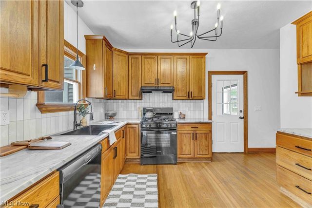 131 N Vine Street, Medina, OH 44256