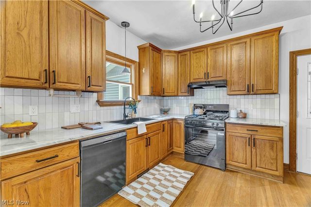 131 N Vine Street, Medina, OH 44256