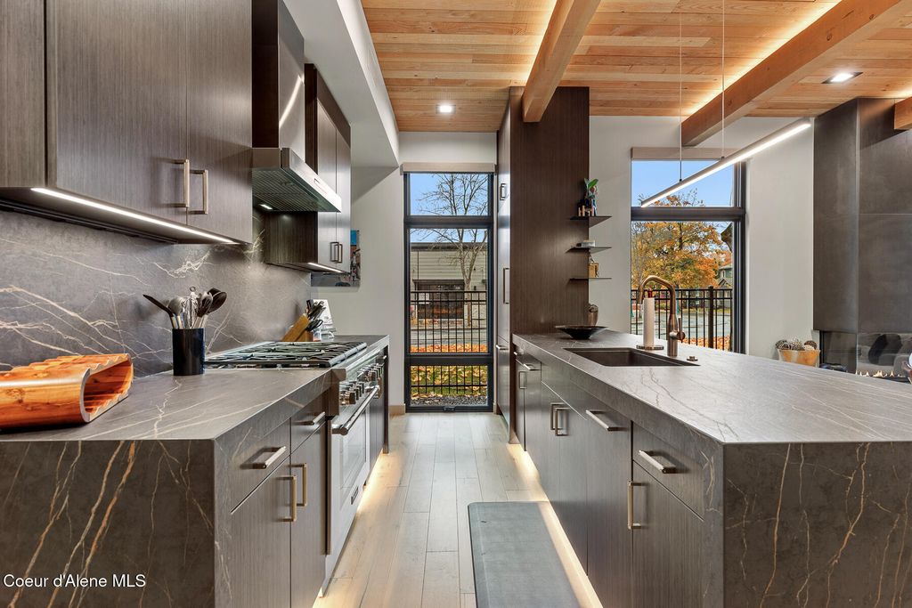 804 E LAKESIDE AVE, Coeur d'Alene, ID 83814 photo 15