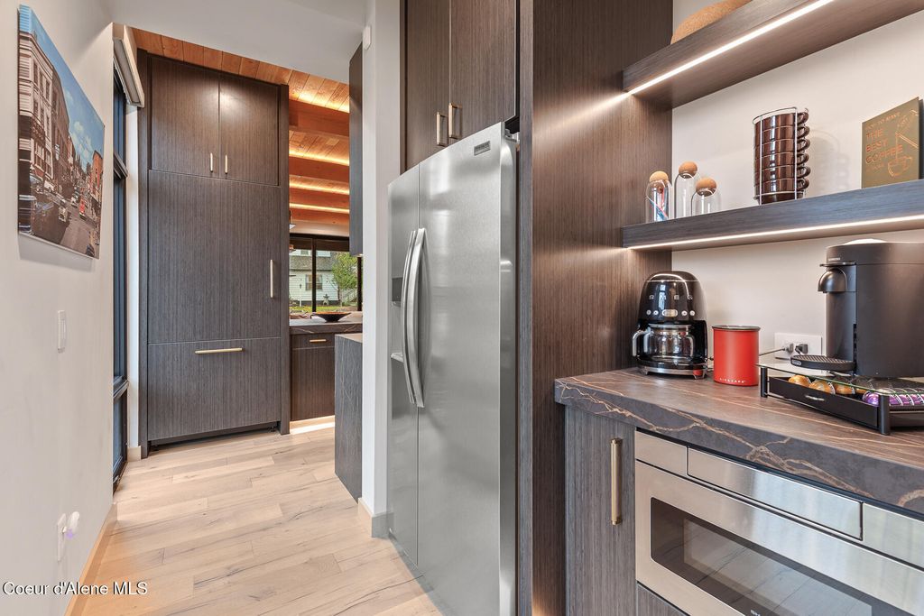 804 E LAKESIDE AVE, Coeur d'Alene, ID 83814 photo 17