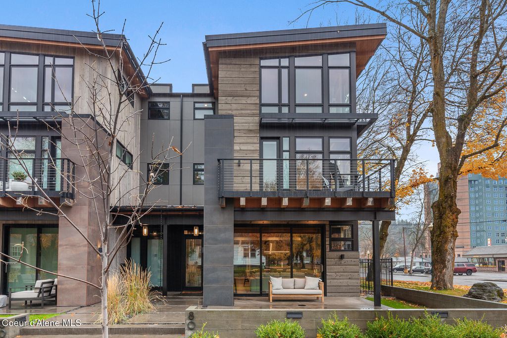 804 E LAKESIDE AVE, Coeur d'Alene, ID 83814 photo 2