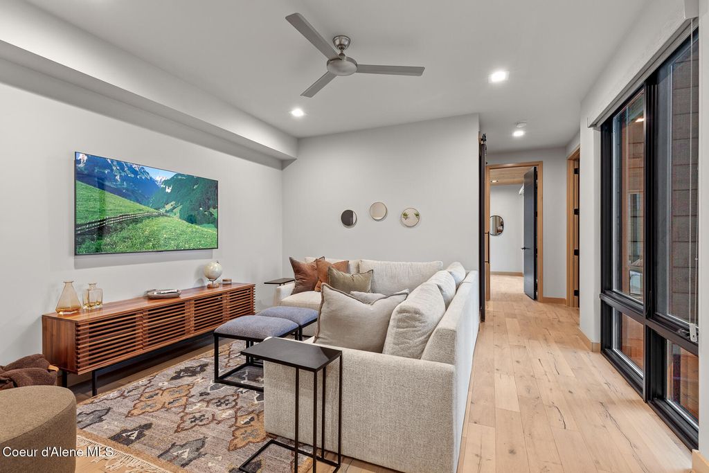 804 E LAKESIDE AVE, Coeur d'Alene, ID 83814 photo 22