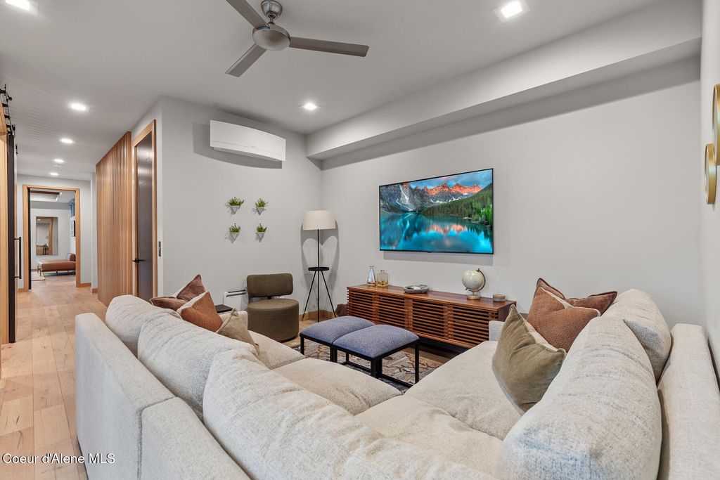 804 E LAKESIDE AVE, Coeur d'Alene, ID 83814 photo 23