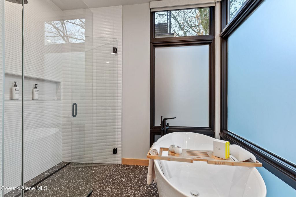 804 E LAKESIDE AVE, Coeur d'Alene, ID 83814 photo 32