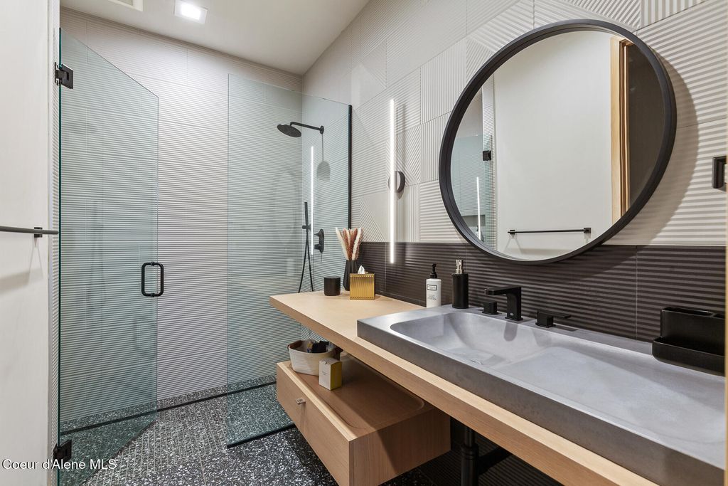 804 E LAKESIDE AVE, Coeur d'Alene, ID 83814 photo 35