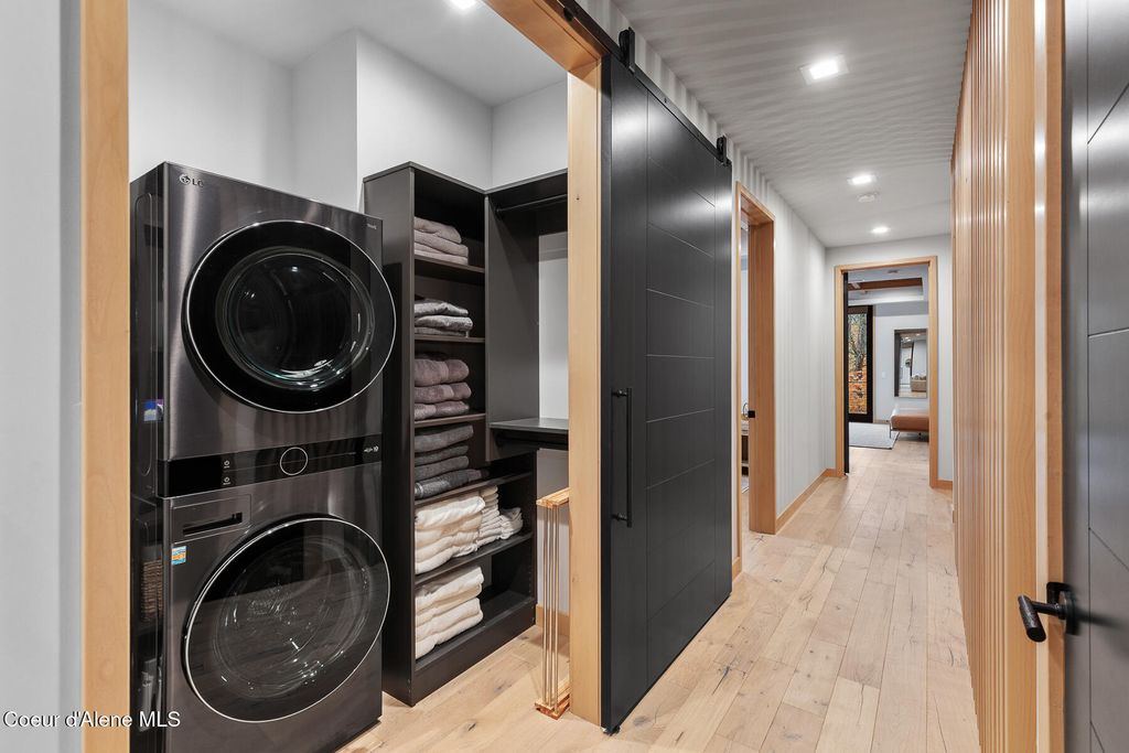 804 E LAKESIDE AVE, Coeur d'Alene, ID 83814 photo 36