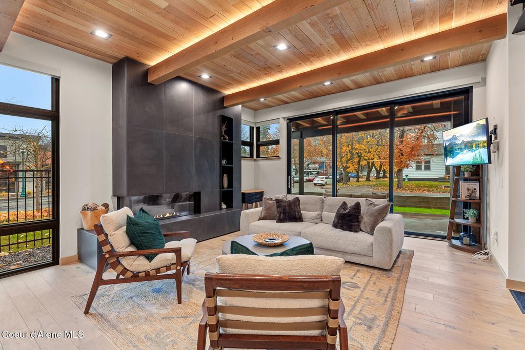 804 E LAKESIDE AVE, Coeur d'Alene, ID 83814 photo 6