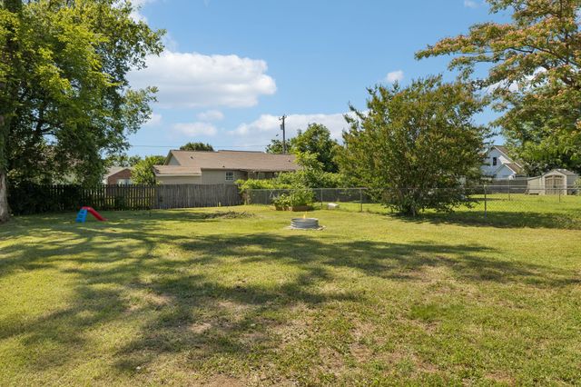 612 Fairview Ave, Lebanon, TN 37087