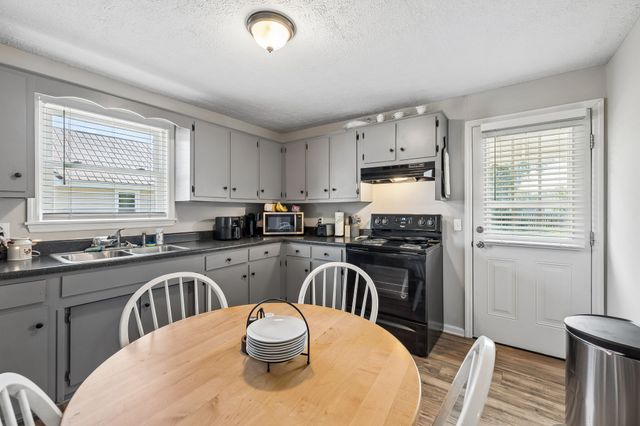 612 Fairview Ave, Lebanon, TN 37087