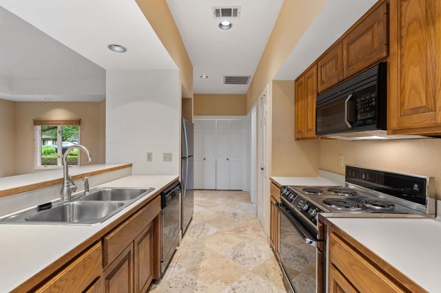 1927 Clubhouse Hill DR 14, Spicewood, TX 78669