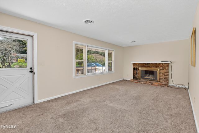 19260 Mercedes Drive, Abingdon, VA 24210