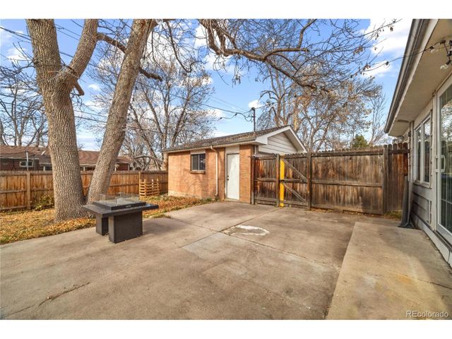 6171 Hoyt St, Arvada, CO 80004