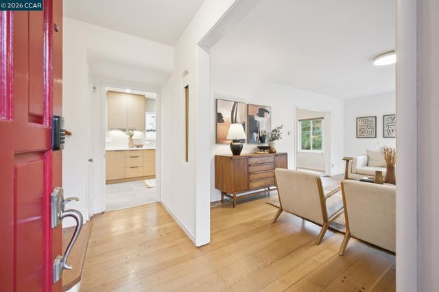 3927 Canon Ave, Oakland, CA 94602