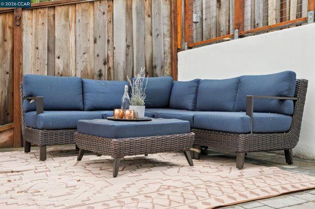 3927 Canon Ave, Oakland, CA 94602