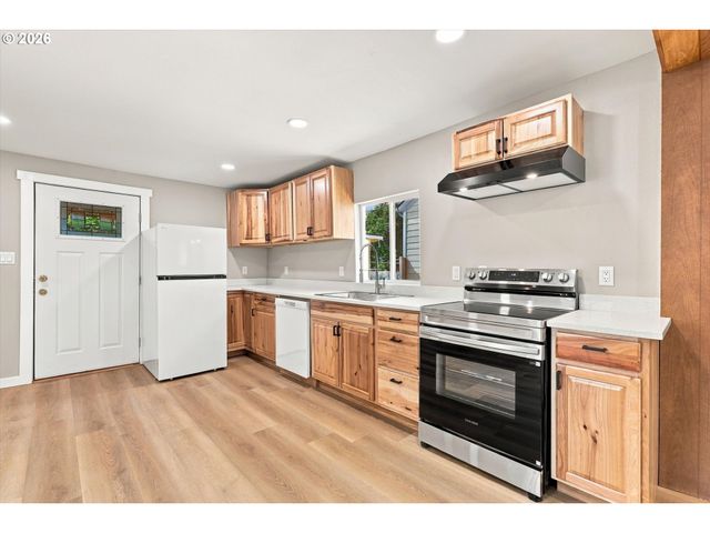 954 Ne NORWAY St, Salem, OR 97301