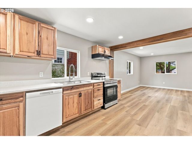 954 Ne NORWAY St, Salem, OR 97301