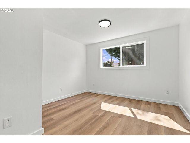 954 Ne NORWAY St, Salem, OR 97301