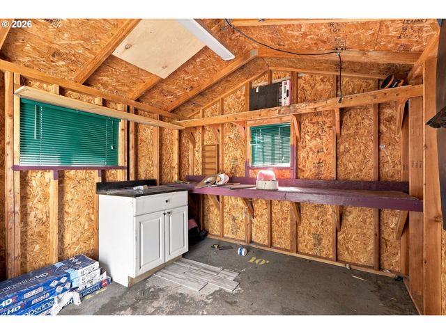 954 Ne NORWAY St, Salem, OR 97301