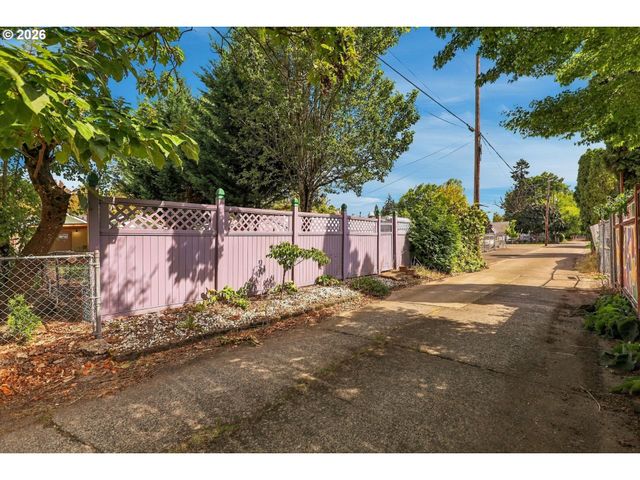 954 Ne NORWAY St, Salem, OR 97301