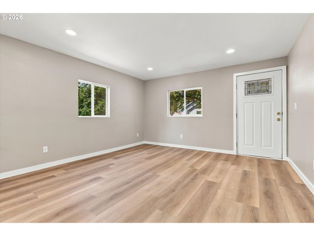 954 Ne NORWAY St, Salem, OR 97301