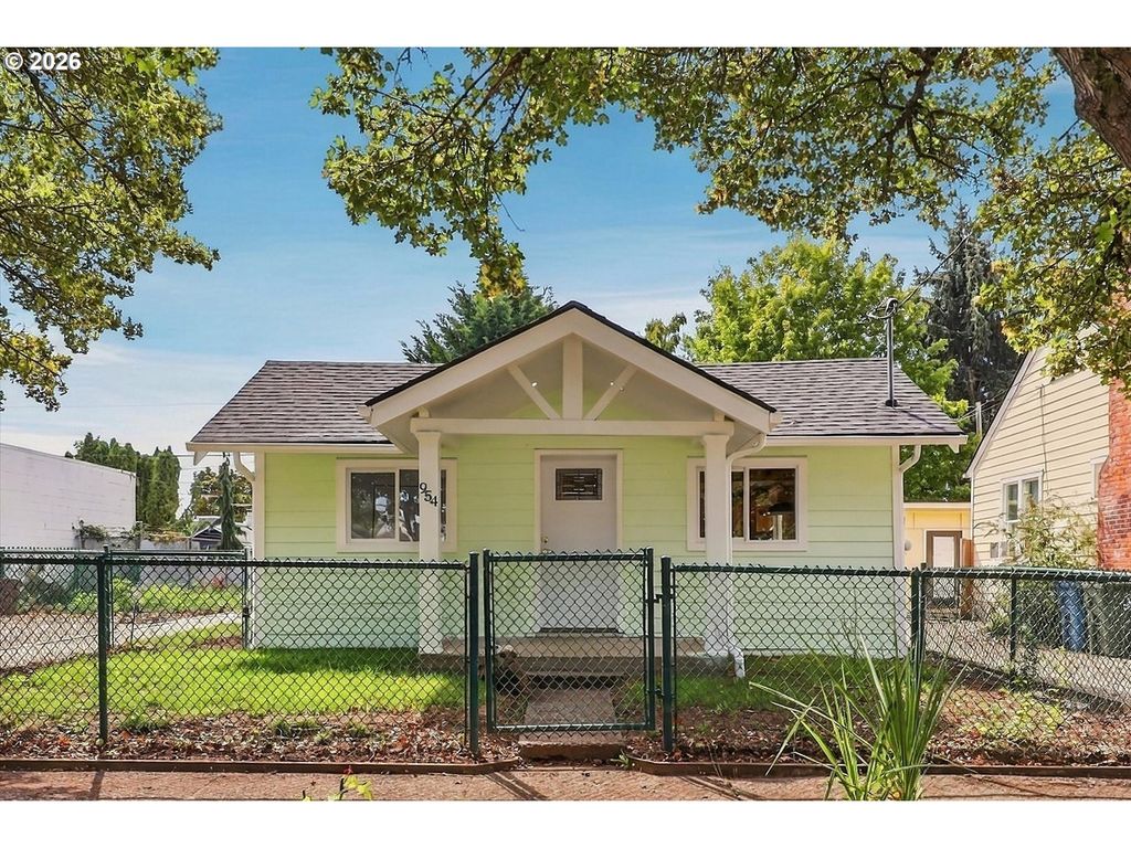 954 Ne NORWAY St, Salem, OR 97301