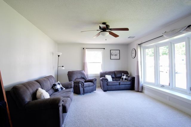 208 1st Street, Parkersburg, IA 50665